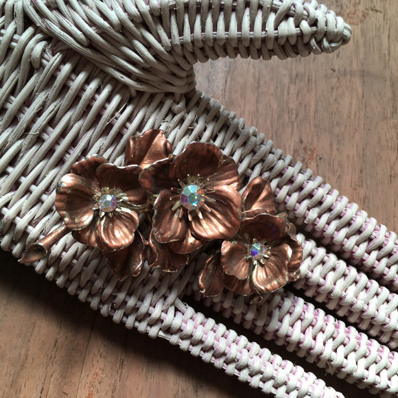 Coro Cherry Blossom Brooch Rhinestones - Picture 1 of 4